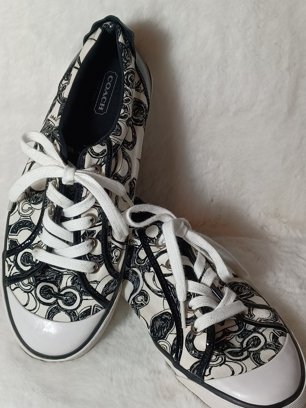 Coach Barrett Black and White Signature Print Low-Top Sneakers Womens Size 8.5